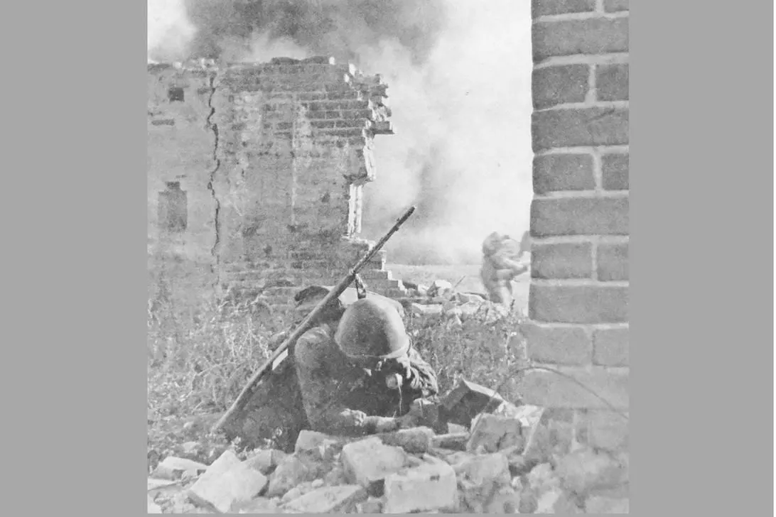 От рук фашистов в станице Славянской погибло порядка одной тысячи мирных граждан и расстреляно 435 советских военнопленных.