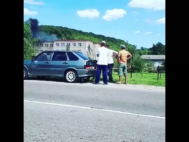 В Адыгее загорелась кровля на здании школы 18.08.2018