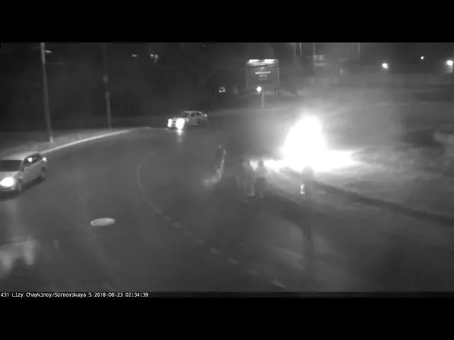 возгорание автомобиля Перекрёсток улиц Л. Чайкиной и Сормовская