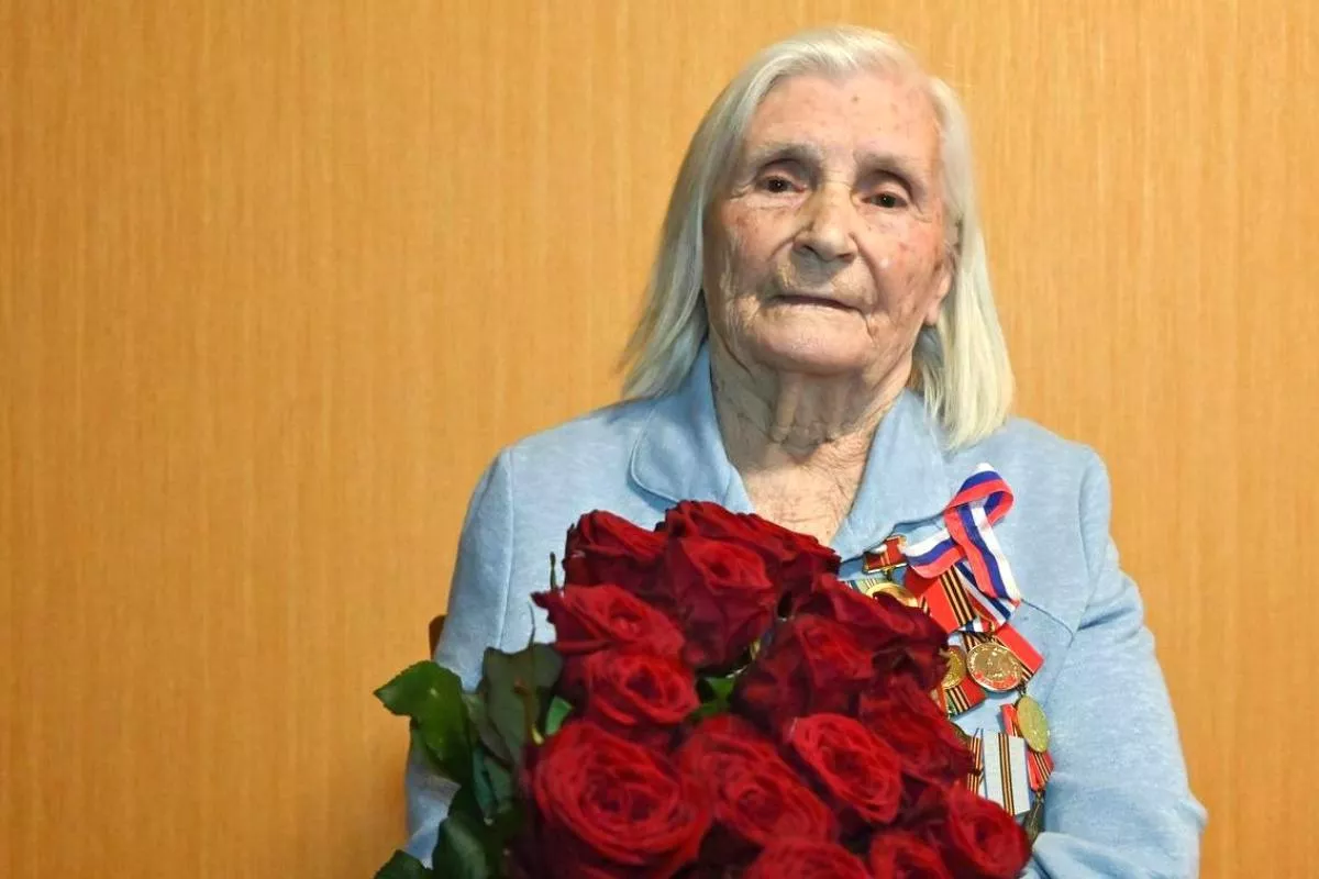 Лидия Васильевна попала на фронт, когда ей исполнилось 18 лет. Лидия Васильевна попала на фронт, когда ей исполнилось 18 лет.