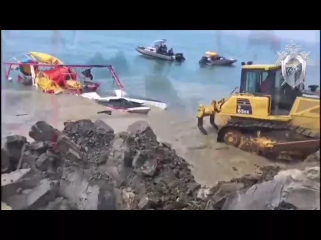 Затонувший катамаран Атолл достали из воды