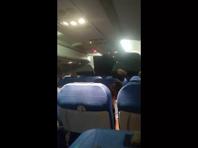 РОССИЙСКИЙ САМОЛЁТ ЧУТЬ НЕ РАЗБИЛСЯ ВМЕСТЕ С ПАССАЖИРАМИ