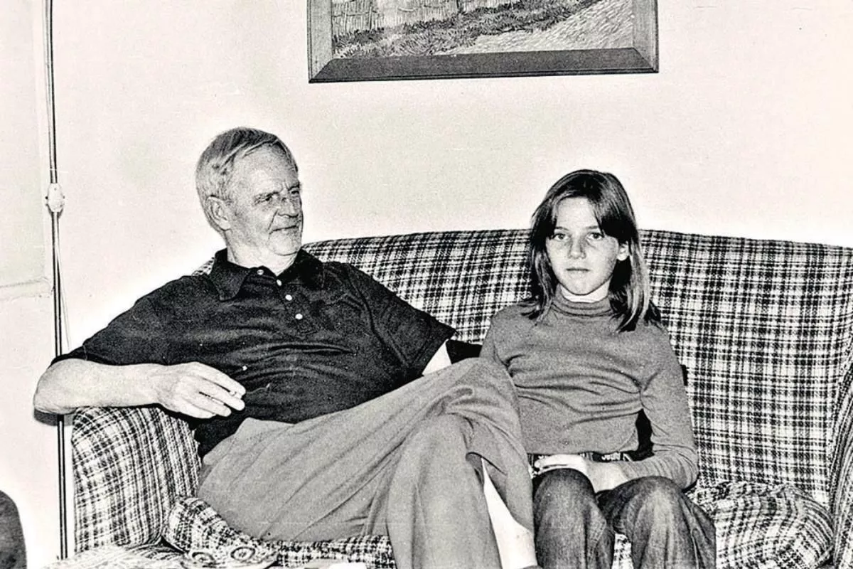 Дональд Маклейн с внучкой Мелиндой в Москве. Дональд Маклейн с внучкой Мелиндой в Москве.