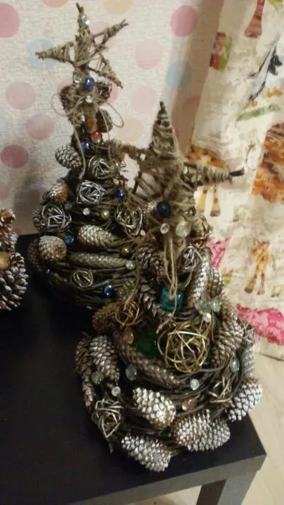 Елка из шишек