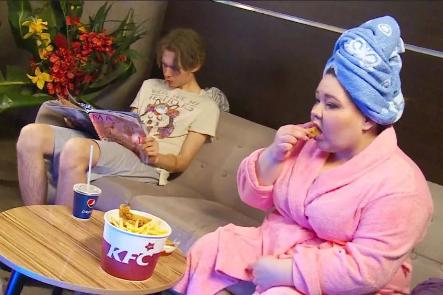 Актеров подбирали очень долго - режиссер никак не мог найти нужные типажи.