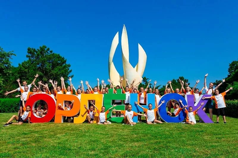 Только в знаменитом Всероссийском детском центре «Орленок» ежегодно отдыхает более 20 тыс. ребят. 