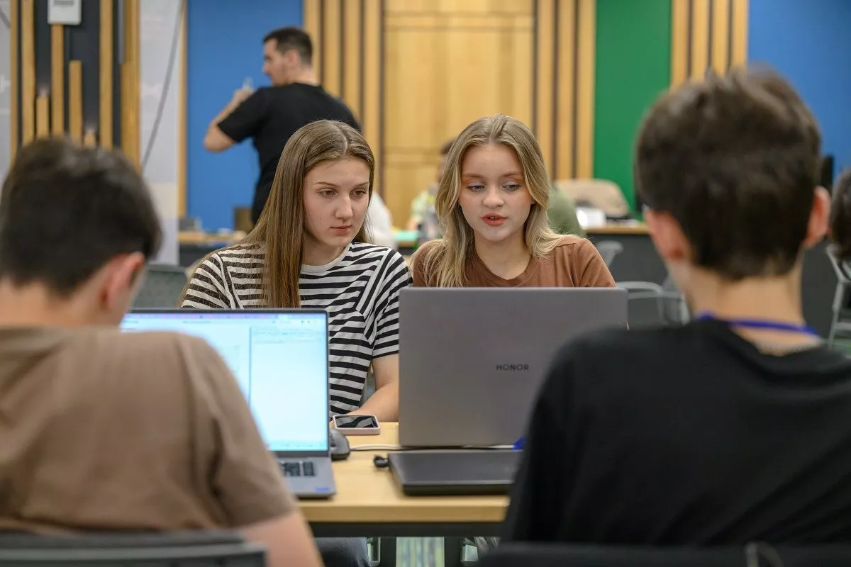 Участникам пришлось искать решение в течение 48 часов в режиме нон-стоп.