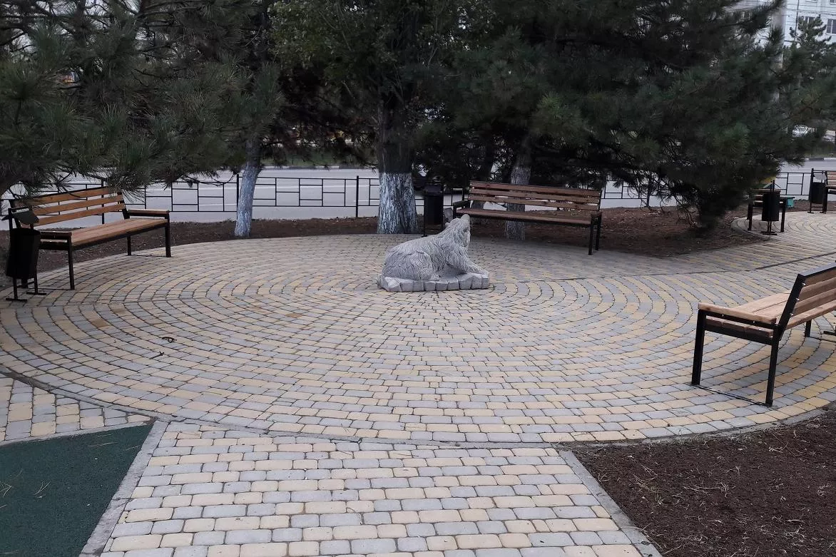 Одна из общественных территорий в Новороссийске, где в рамках проекта проведено благоустройство.