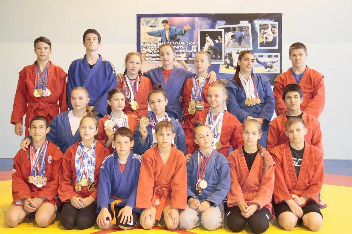 Звездный состав секции дзюдо и самбо спортшколы «Лидер».