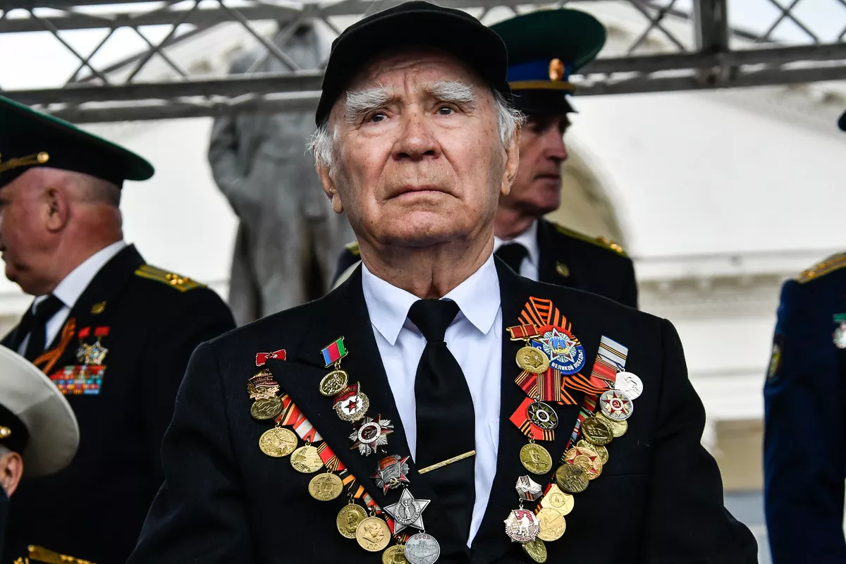 Военный парад в городе-герое Новороссийске. Военный парад в городе-герое Новороссийске.