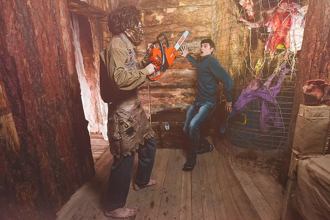 Никто не знает, здоровы ли психически актеры, которые бегают за вами с  бензопилой.