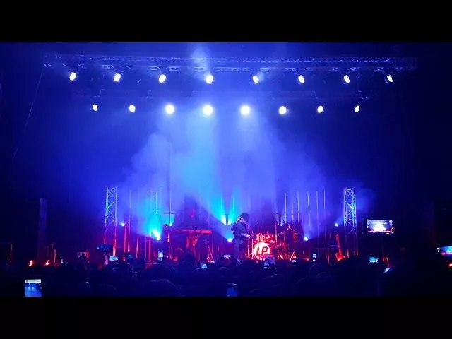 В Краснодаре на концерте LP почтили память о погибших в Кемерово