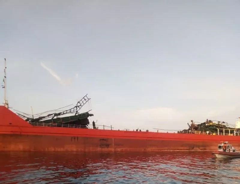 На танкере "Генерал Ази Асланов" произошел взрыв