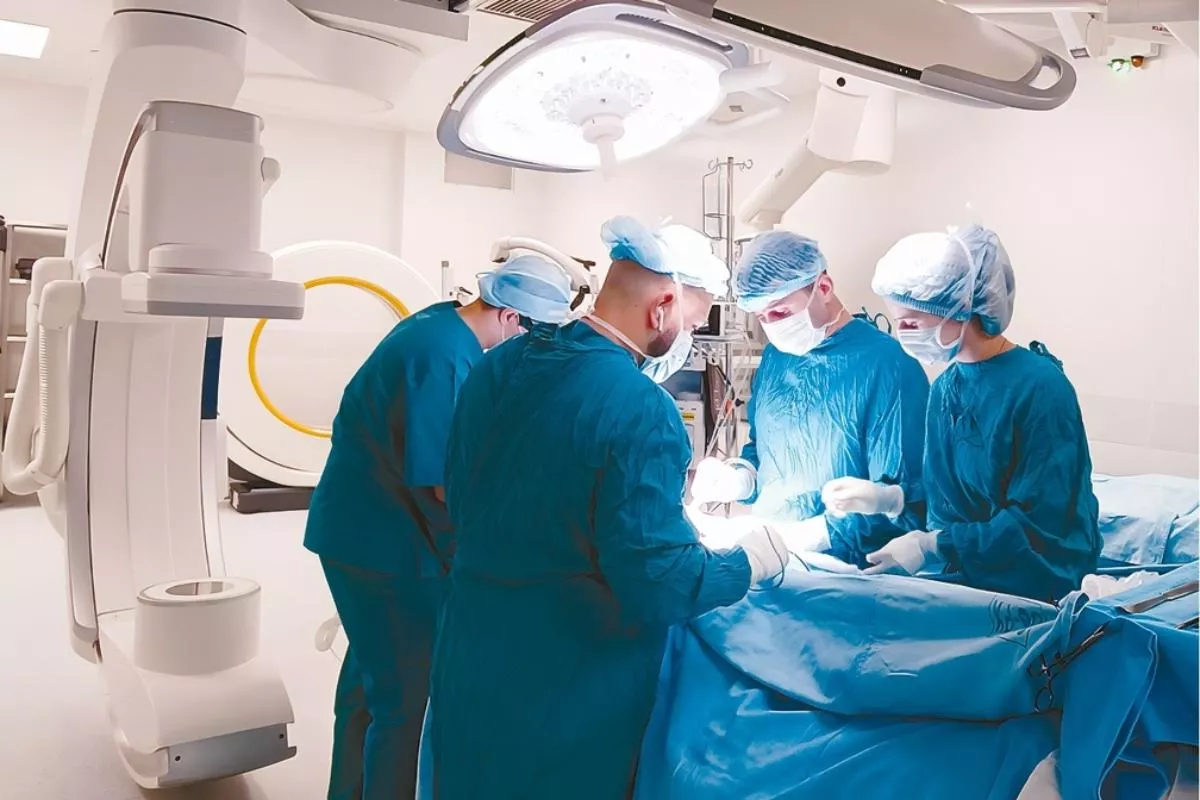 Уже сейчас благодаря нацпроектам 53 процента онкологических заболеваний диагностируют на первой стадии. К 2030 году по плану зтот показатель достигнет 60 процентов.