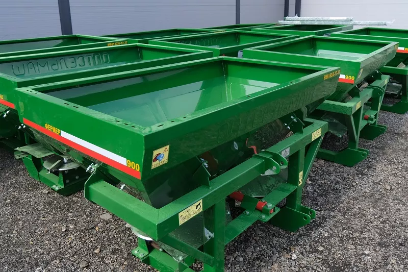 Предприятие делает технику не только более ориентированную на особенности российского сельского хозяйства, но еще и в несколько раз дешевле.