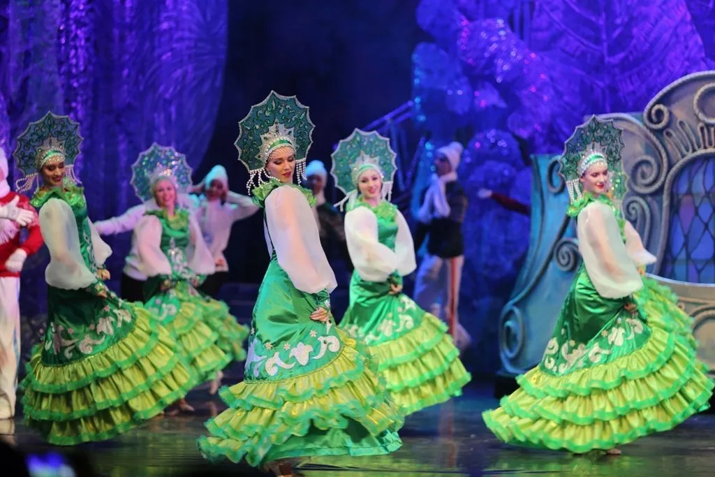 Новогодняя фантазия-25 «Страна волшебных сновидений, или Большое приключение маленькой елочки».