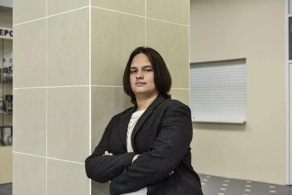 Тимофей Елхов получил 100 тысяч от губернатора вскоре после зачисления в вуз. По окончании учебы он планирует остаться в родном Краснодаре и пойти преподавать в одну из школ. 