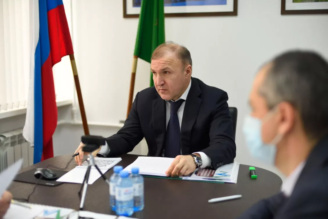 Глава Адыгеи акцентировал внимание руководства территории на тщательном взаимодействии с подрядными организациями при строительстве, ремонте и реконструкции новых объектов. 