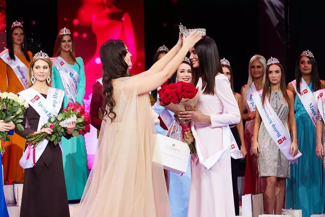Корону девушке вручили в декабре 2018 года.