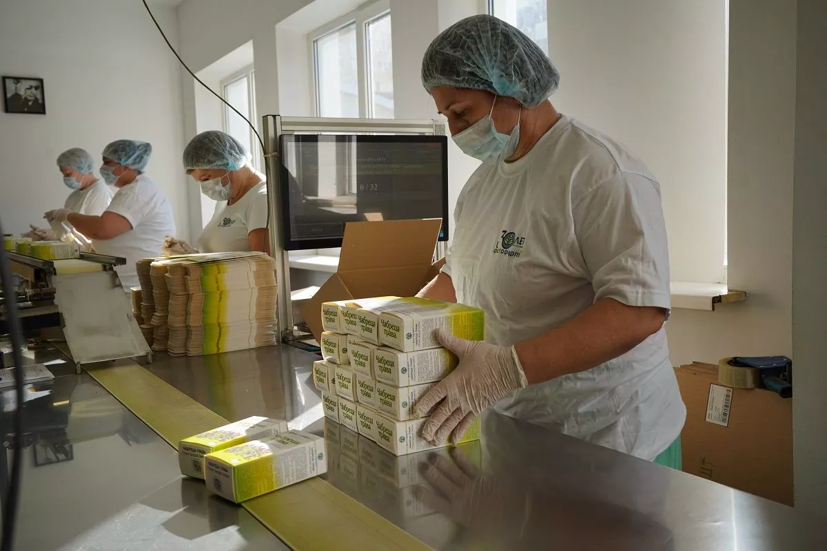 В рамках тура можно будет увидеть, как из местных трав производят известные на всю страну фиточаи и БАДы. В рамках тура можно будет увидеть, как из местных трав производят известные на всю страну фиточаи и БАДы.