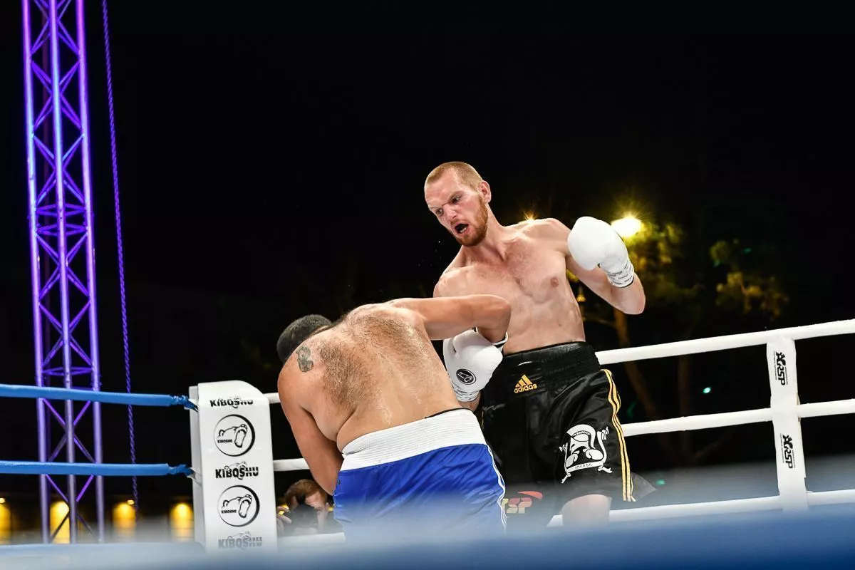 В Геленджике состоялся международный турнир по профессиональному боксу 