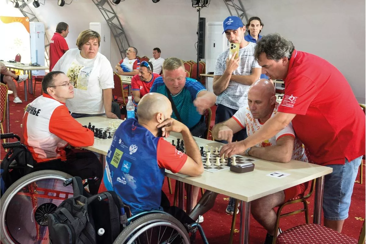 В состязаниях шахматистов развернулись нешуточные баталии.