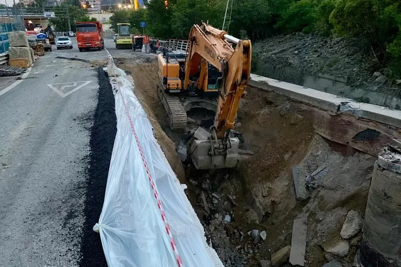 Дорога была разрушена после проливных дождей 25 июля Дорога была разрушена после проливных дождей 25 июля