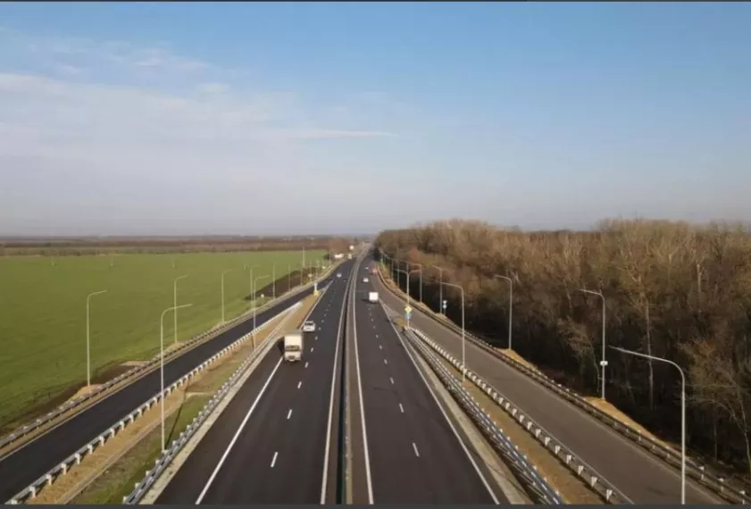 Дорога является частью альтернативного направления платной автомагистрали федерального значения М-4 «Дон». 