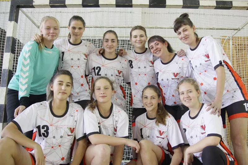 По итогам чемпионата гандболистки из Темрюкского района на втором месте.