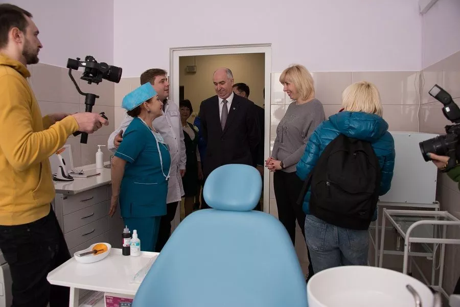 В школьном медкабинете установлено современное стоматологическое оборудование В школьном медкабинете установлено современное стоматологическое оборудование