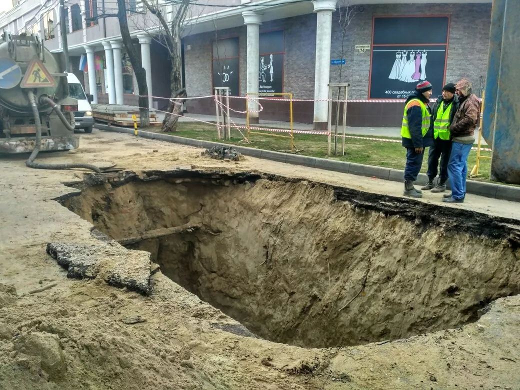 Ремонт коллектора на улице Гимназической