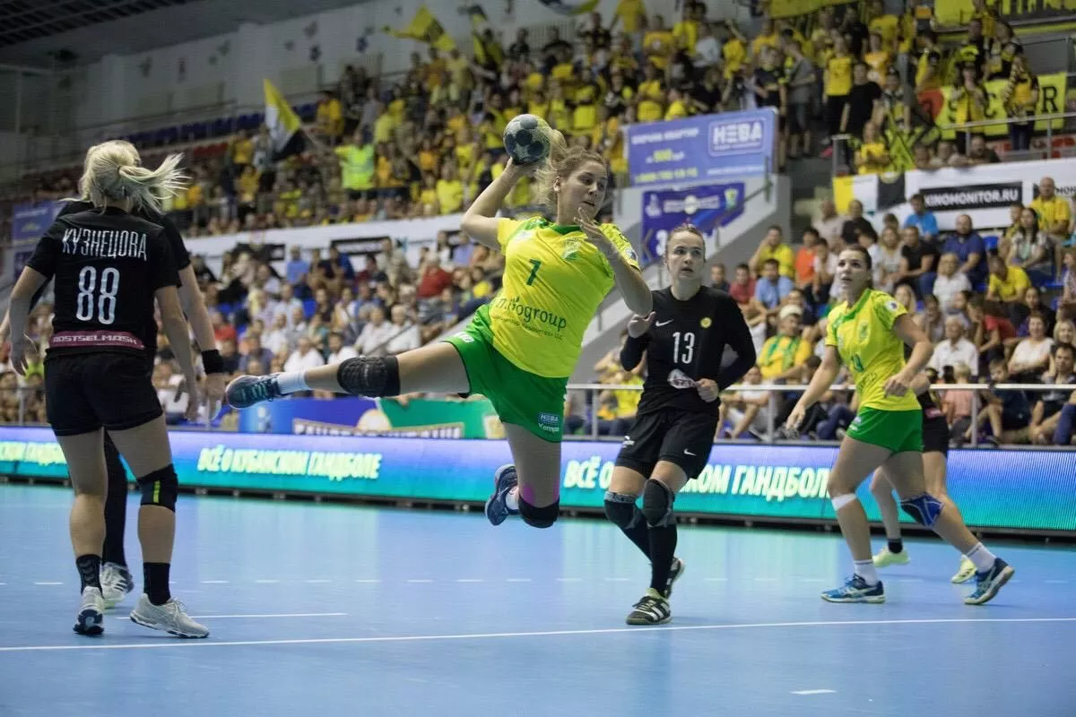 Бомбардир команды Диана Голуб в этом сезоне забросила 231 гол в 40 играх.