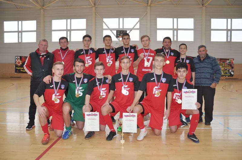 Команда "Спартак" из Анапы - победитель первенства Краснодарского края по мини-футболу.