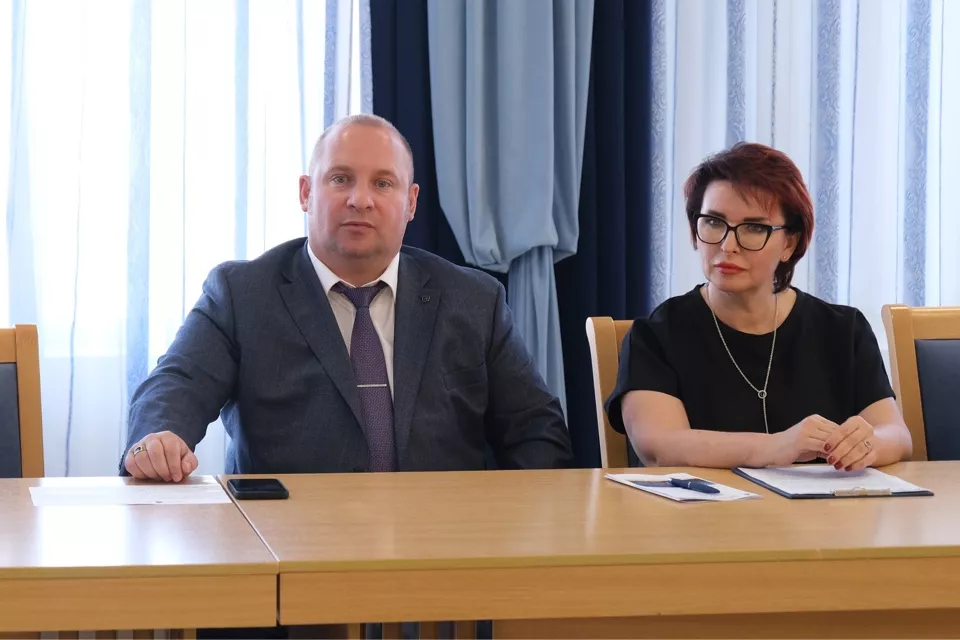 Валерий Манченко и Марина Анисимова рассказали о работе предприятия. Валерий Манченко и Марина Анисимова рассказали о работе предприятия.
