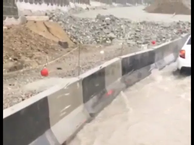Не город мечты: в Геленджике новая дорога ушла под воду