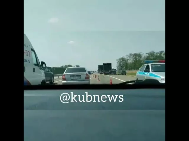 Столкновение фур на Ростовском шоссе в Краснодаре