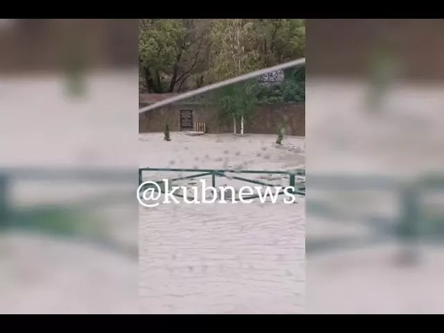 Сильный ливень в Мысхко 30 сентября