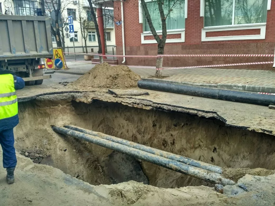 Ремонт коллектора на улице Гимназической