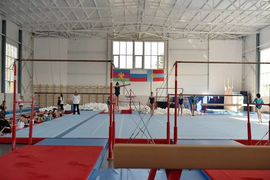 Спорткомплекс в Армавире предназначен для занятий акробатикой и спортивной гимнастикой.