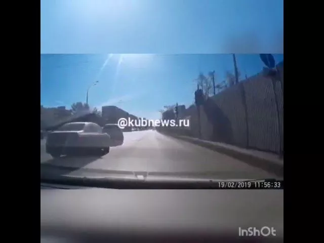 В Краснодаре полиция ищет водителя BMW X6, проехавшего по встречке на улице Российской