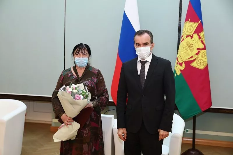 Почетную грамоту администрации края получила редактор отдела политики «КН» Наталья Бердникова. 