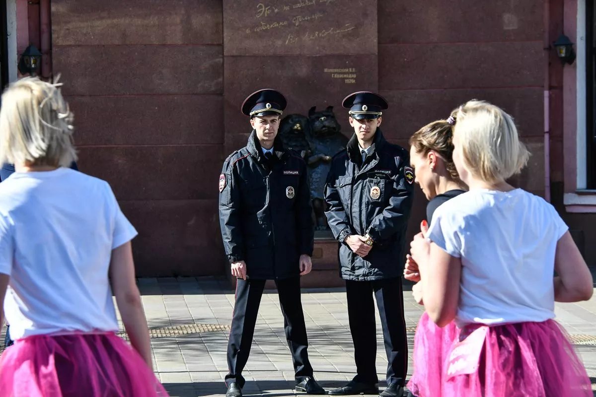 Массовая пробежка на три километра, организованная сетью магазинов «Высшая Лига»