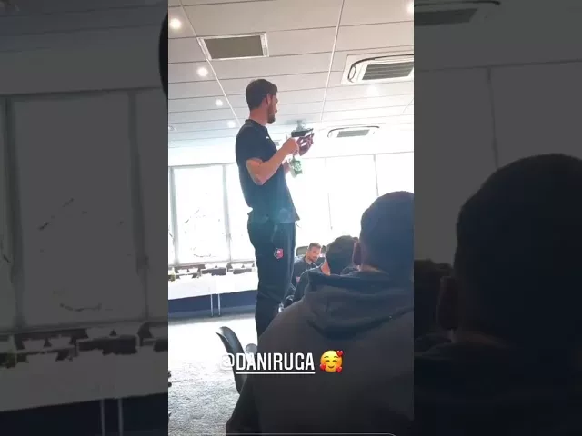 Игроки «Ренна» распеваются перед матчем с «Краснодаром»