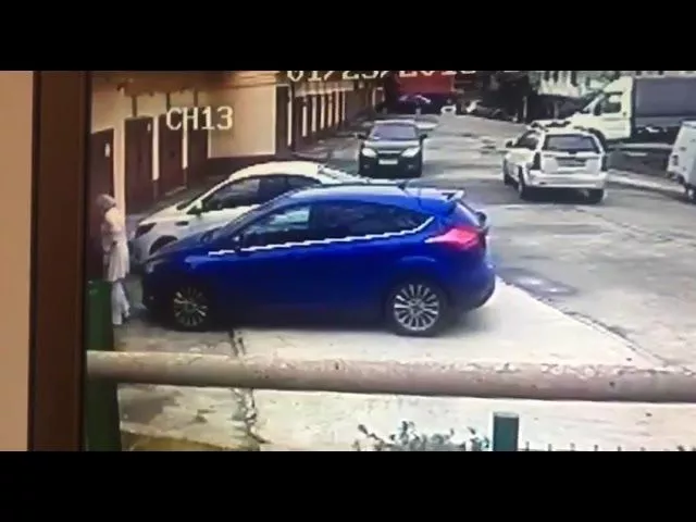 Медсестры в Сочи оставили пациента возле гаражей