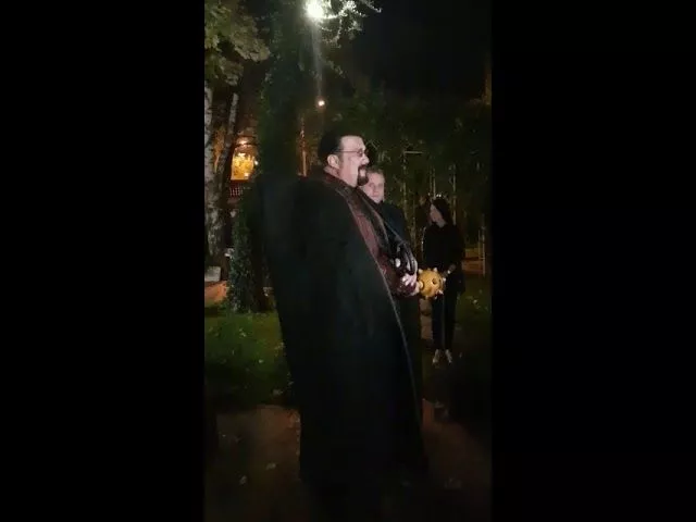 Стивена Сигала посвятили в казаки