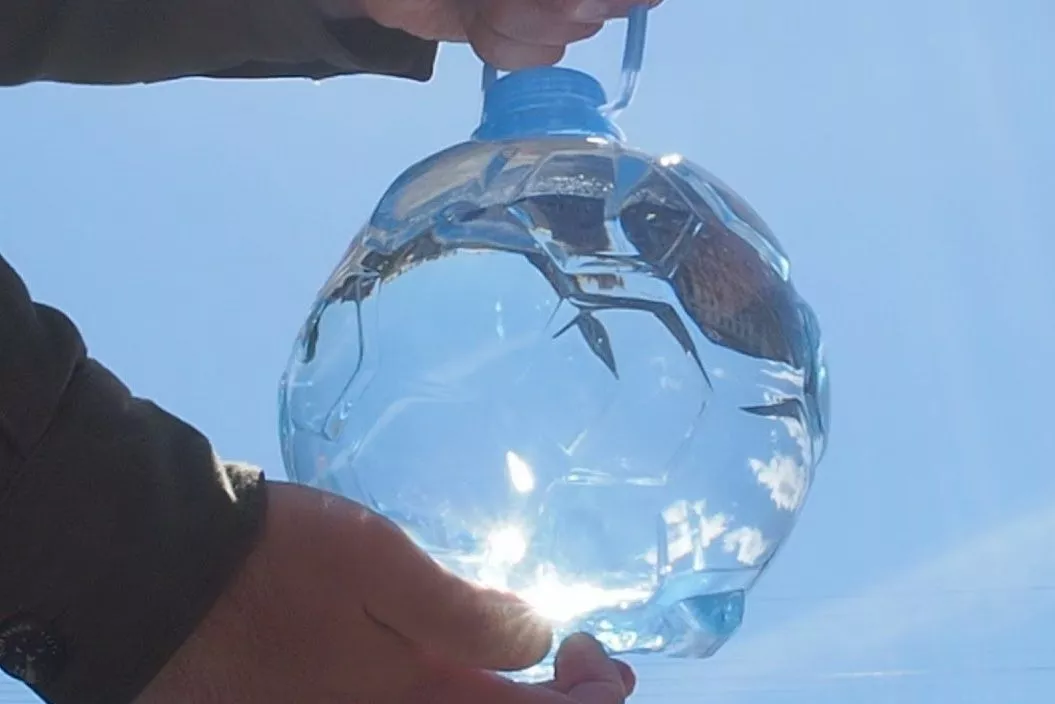 Такие бутылки можно встретить во многих магазинах. Такие бутылки можно встретить во многих магазинах.