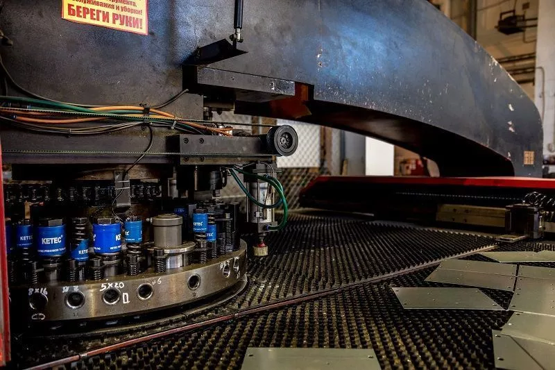 Сегодня на заводе трудятся около 50 человек, которые производят более 800 видов разнообразного оборудования для ресторанов, столовых, кафе и даже небольших пищевых производств.