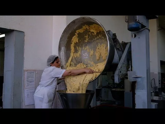 Как готовят пасхальные куличи