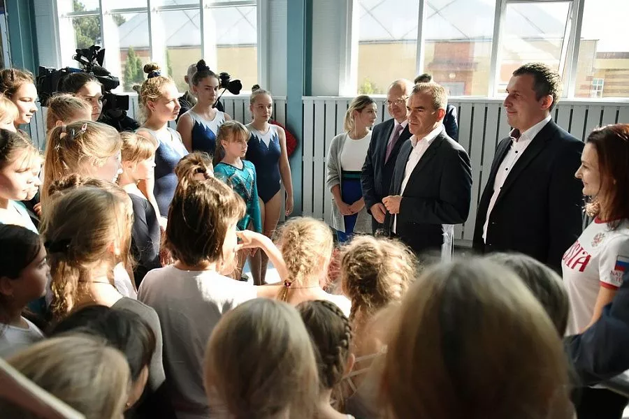 Вениамин Кондратьев пообщался с директором и воспитанниками учреждения.