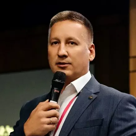 117A9768_resized (1).png